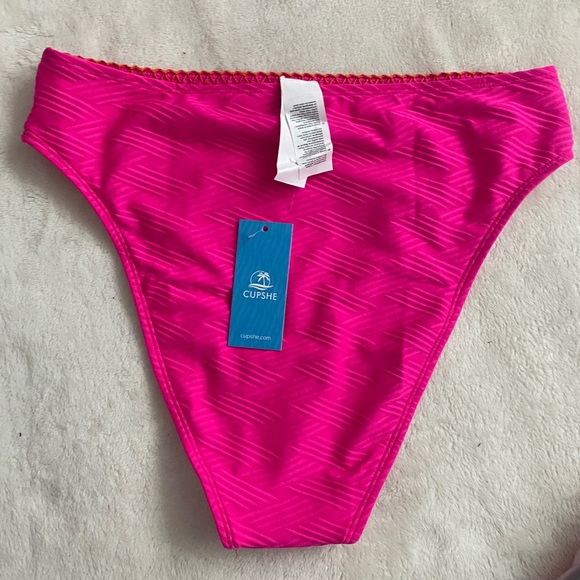 NWT Cupshe pink bikini size M/L - Picture 3 of 5